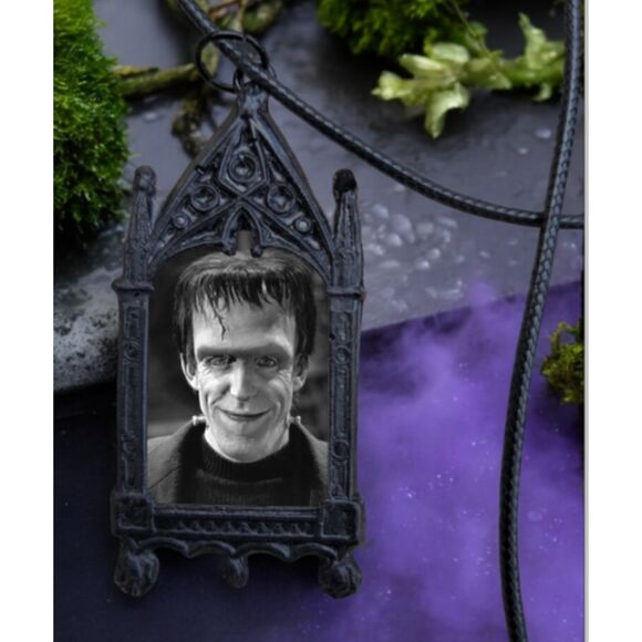 Herman Munster Pendant The Munsters TV Show Memorabilia Comedy Framed Actor - Picture 3 of 3
